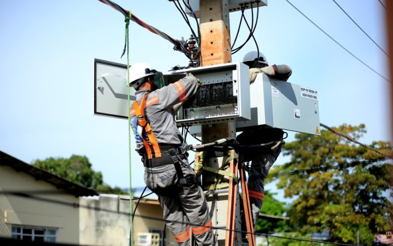 Seis bairros de Manaus podem ter interrupção no fornecimento de energia nesta segunda-feira